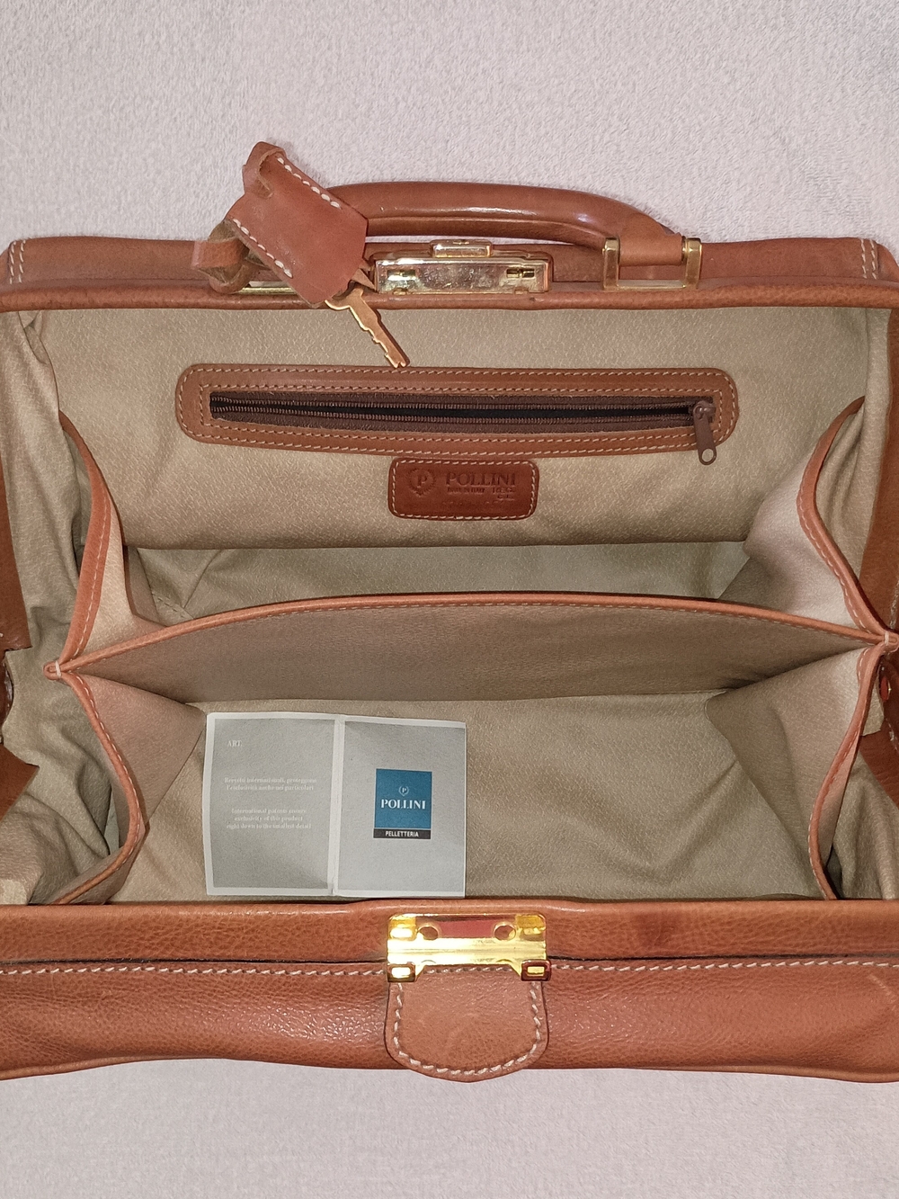 Vintage Never Used Pollini Leather Doctor's Bag With Lock & Key - Picture 8 of 10